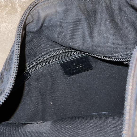 The bag looks great its Gucci and their known for craftsmanship. - Picture 2 of 2
